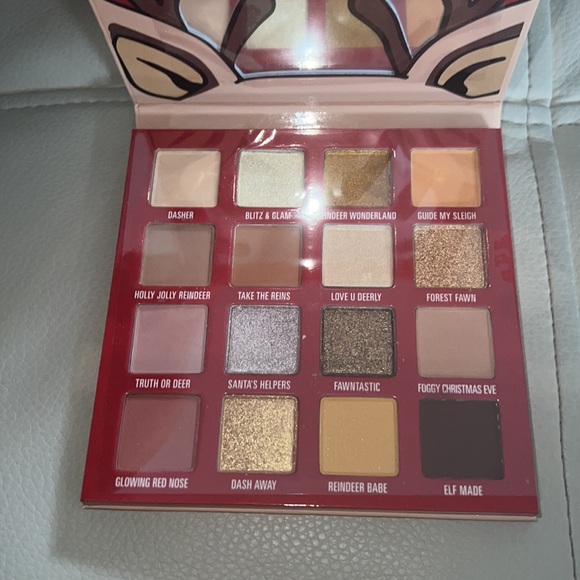 Kylie by Kylie Jenner
Kylie Cosmetics Holiday Collection Pressed Powder Palette - Picture 8 of 8
